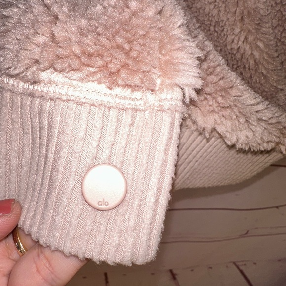 ALO Yoga Size S Sherpa Bomber Jacket Full Zip Pale Pink Chunky RUNS BIG - Picture 8 of 12